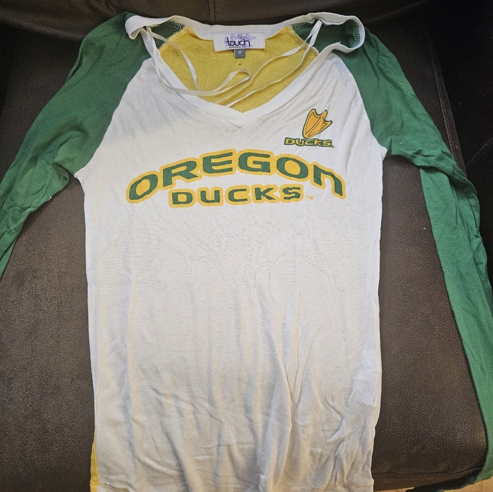 Alyssa Milano Touch Oregon Ducks Shirt Size Junior's M